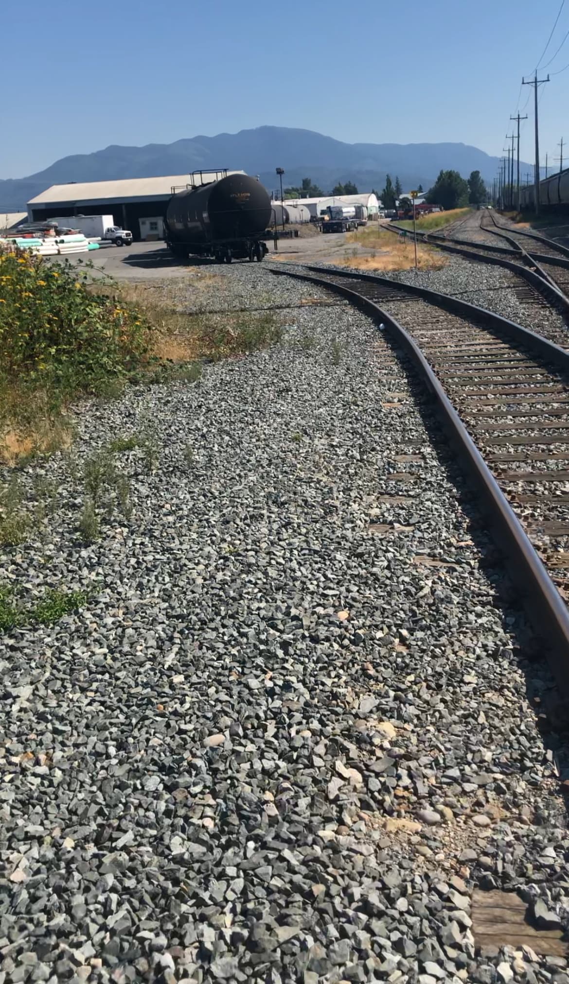 Abbotsford, BC - Transload - BNSF, CN, CPKC, SRY - second view